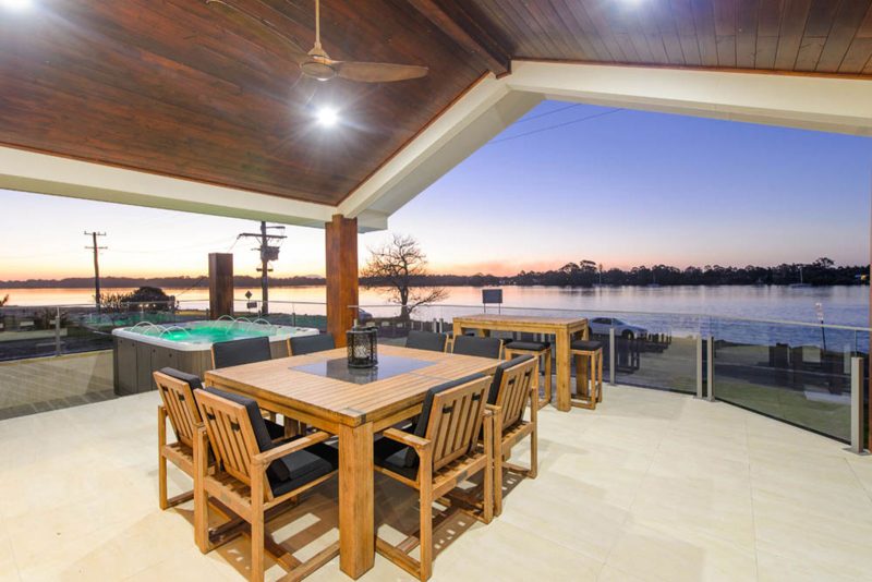 alfresco-dining-water-views-port-macquarie